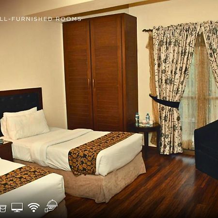 Royalton Hotel Rawalpindi Exteriör bild
