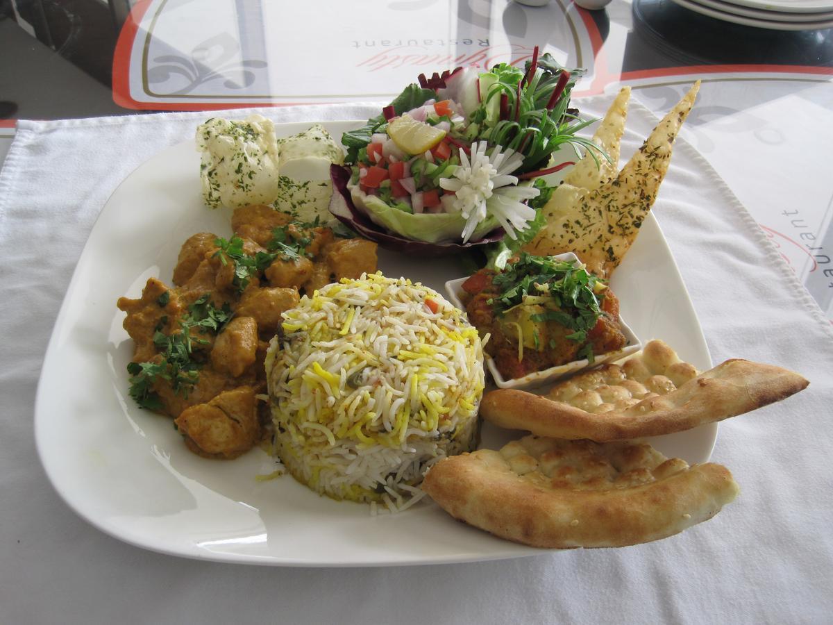 Royalton Hotel Rawalpindi Exteriör bild
