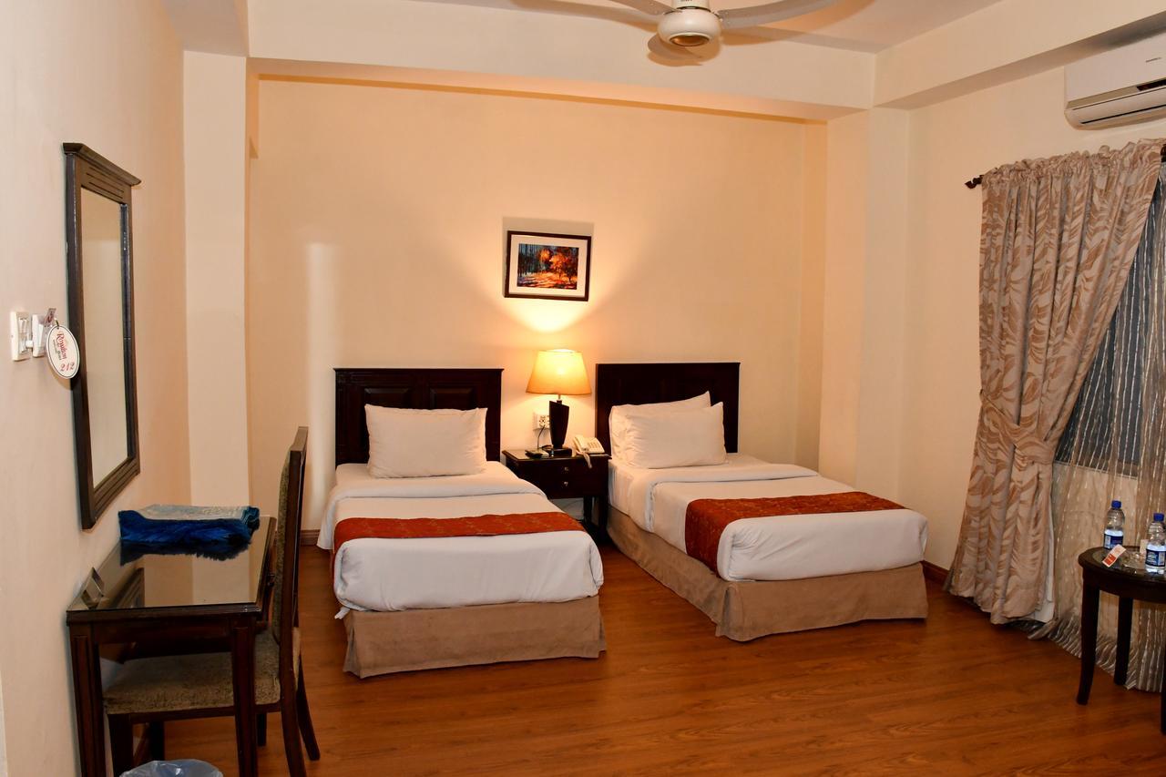 Royalton Hotel Rawalpindi Exteriör bild