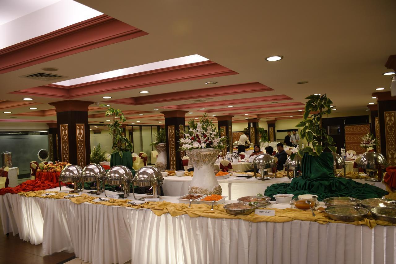 Royalton Hotel Rawalpindi Exteriör bild