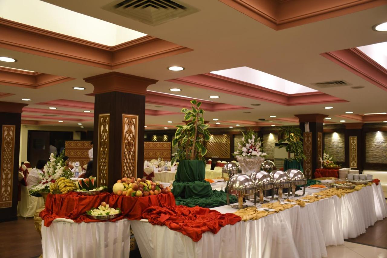 Royalton Hotel Rawalpindi Exteriör bild