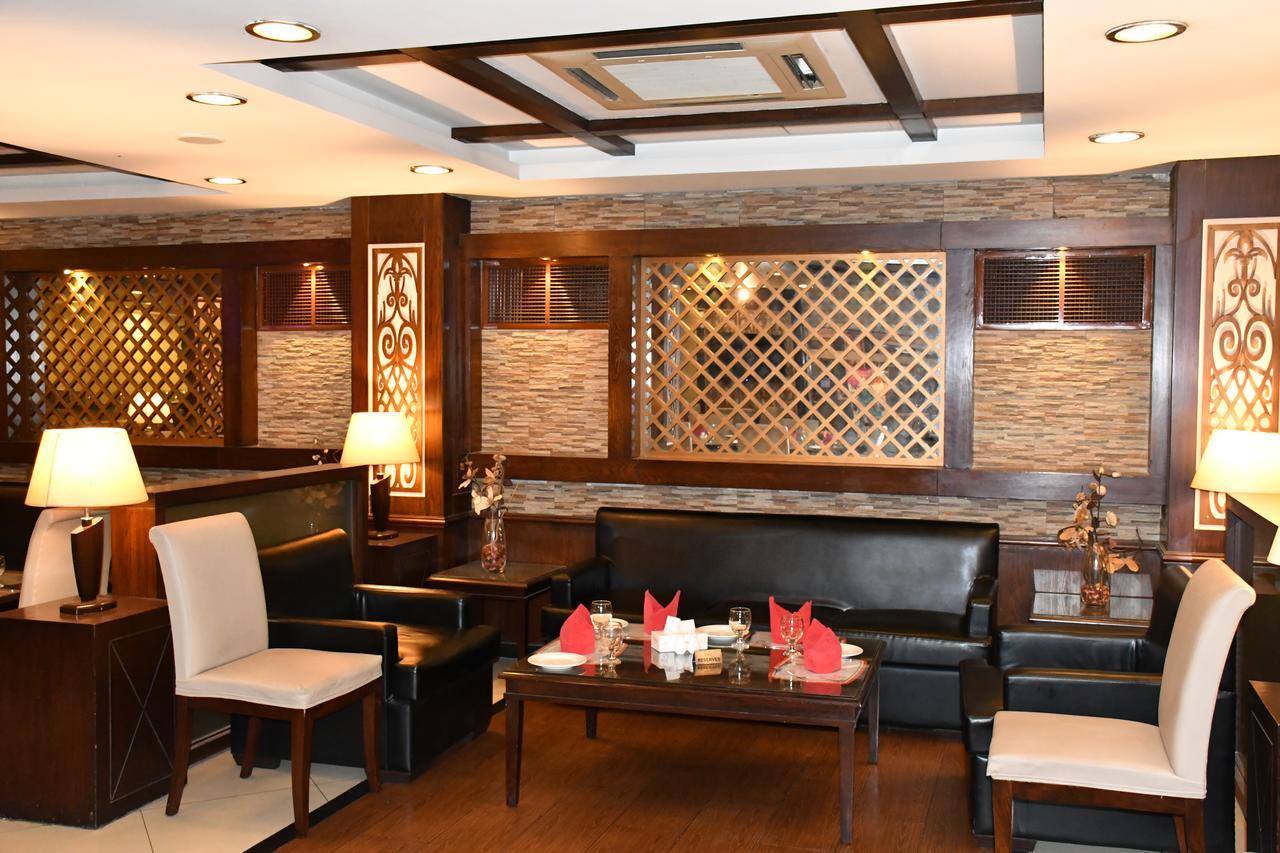 Royalton Hotel Rawalpindi Exteriör bild
