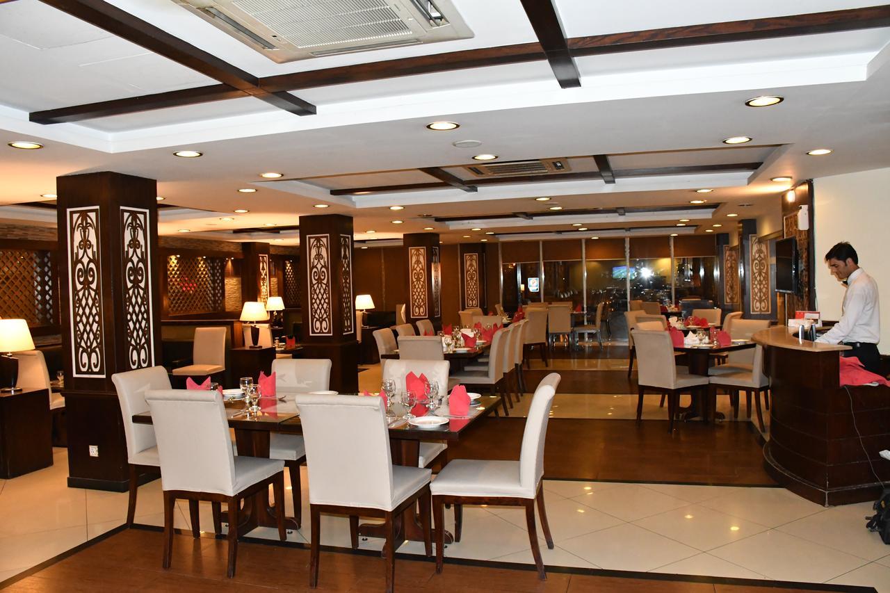 Royalton Hotel Rawalpindi Exteriör bild