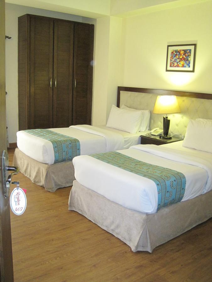 Royalton Hotel Rawalpindi Exteriör bild