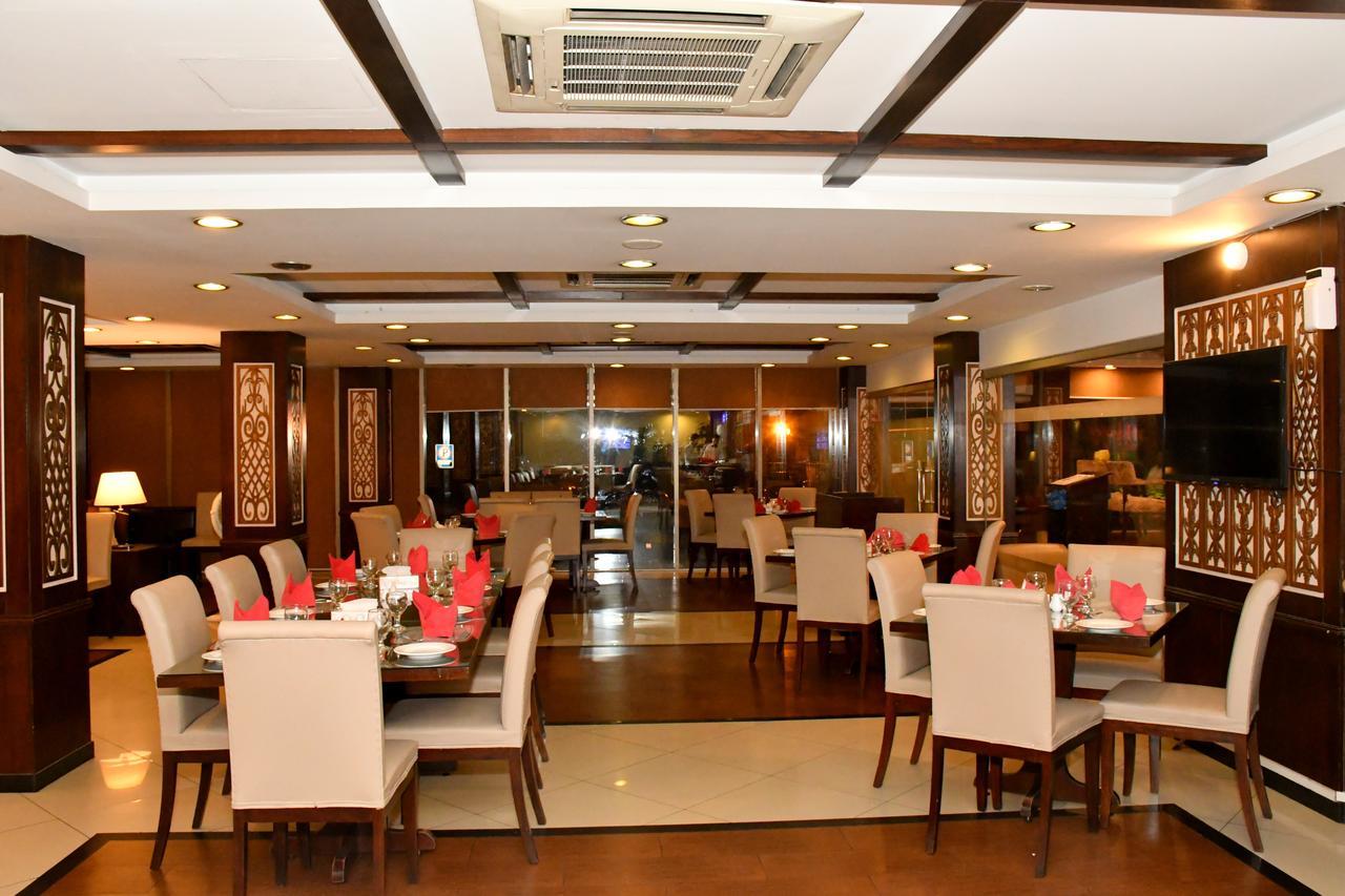 Royalton Hotel Rawalpindi Exteriör bild