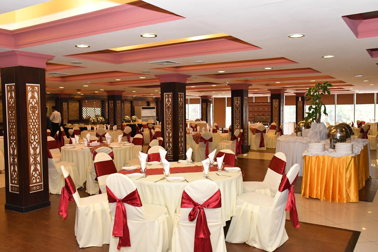 Royalton Hotel Rawalpindi Exteriör bild